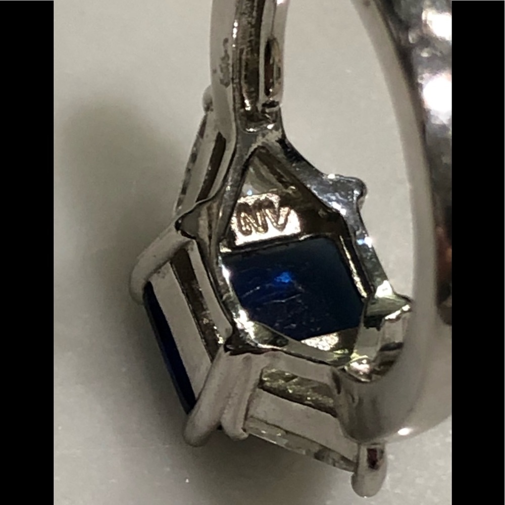 Nv 3 Stone Ring - image 5